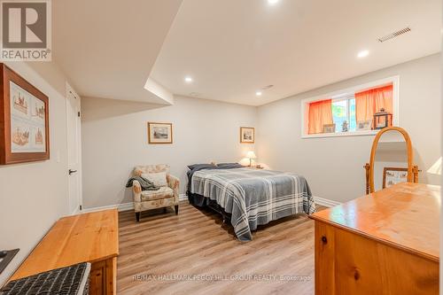 16 Bridle Path, Oro-Medonte (Horseshoe Valley), ON - Indoor Photo Showing Bedroom