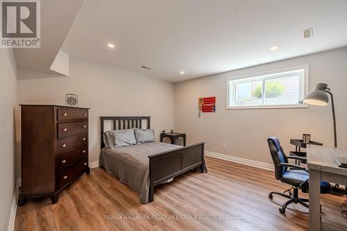 16 Bridle Path, Oro-Medonte (Horseshoe Valley), ON - Indoor Photo Showing Bedroom