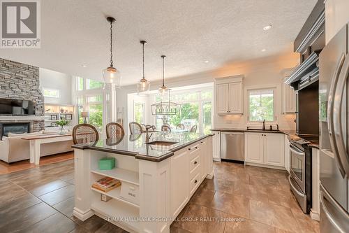 16 Bridle Path, Oro-Medonte (Horseshoe Valley), ON - Indoor Photo Showing Kitchen With Upgraded Kitchen