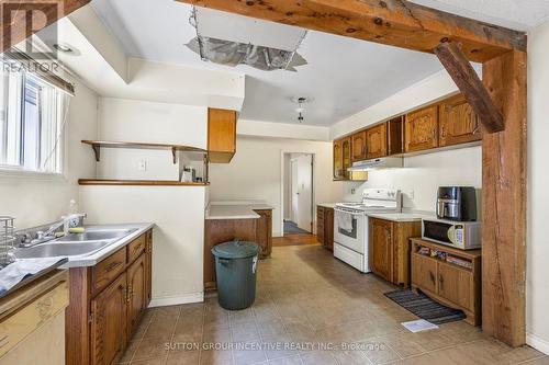 1213 Bayfield Street N, Springwater (Midhurst), ON - Indoor Photo Showing Kitchen With Double Sink