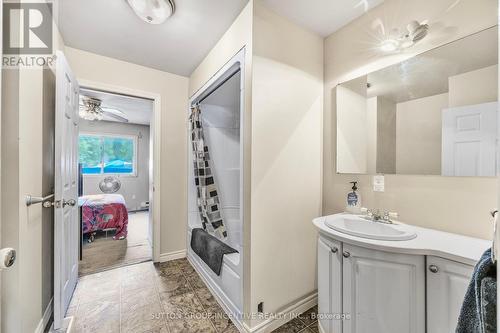 1213 Bayfield Street N, Springwater (Midhurst), ON - Indoor Photo Showing Bathroom