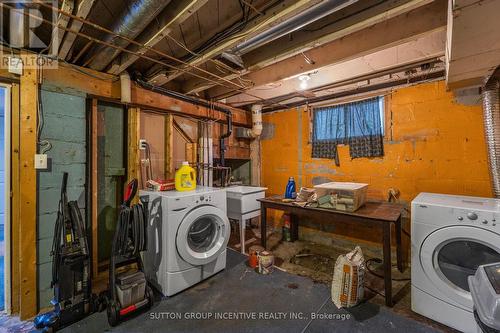 1213 Bayfield Street N, Springwater (Midhurst), ON - Indoor Photo Showing Laundry Room