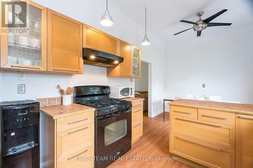 315 Scott Street, Midland, ON - Indoor Photo Showing Kitchen