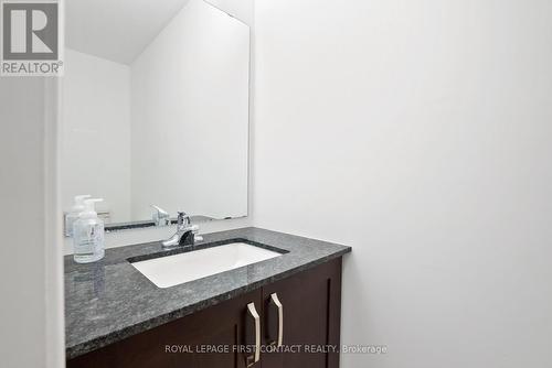 59 Wheatfield Road, Barrie (Innis-Shore), ON - Indoor Photo Showing Bathroom