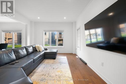 59 Wheatfield Road, Barrie (Innis-Shore), ON - Indoor Photo Showing Living Room