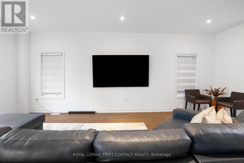 59 Wheatfield Road, Barrie, ON - Indoor Photo Showing Living Room