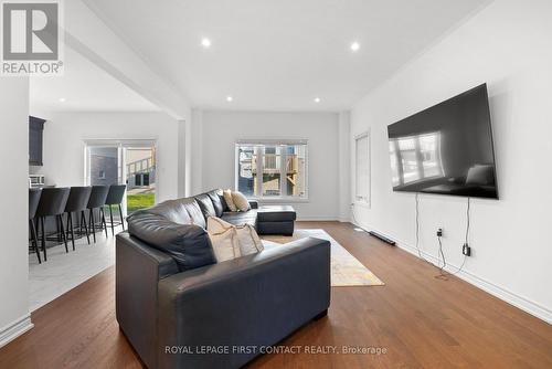 59 Wheatfield Road, Barrie, ON - Indoor Photo Showing Living Room