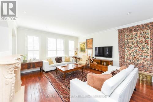 819 Canyon Street, Mississauga, ON - Indoor Photo Showing Living Room