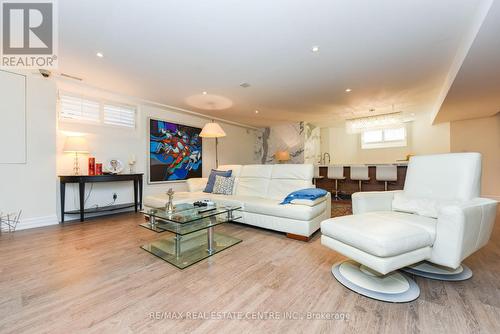 819 Canyon Street, Mississauga, ON - Indoor Photo Showing Living Room