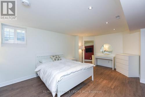 819 Canyon Street, Mississauga, ON - Indoor Photo Showing Bedroom