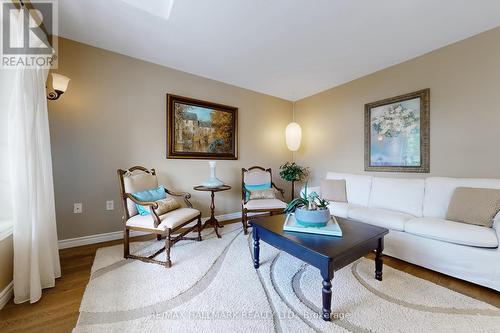 86 Osprey Ridge Road, Barrie (Little Lake), ON - Indoor Photo Showing Living Room