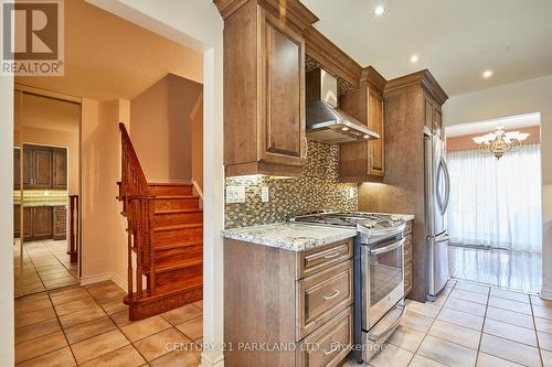 57 Crayford Drive, Toronto (Steeles), ON - Indoor Photo Showing Kitchen With Upgraded Kitchen