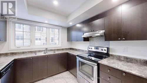 38 Glenstal Path, Oshawa (Windfields), ON - Indoor Photo Showing Kitchen