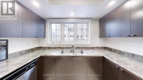 38 Glenstal Path, Oshawa (Windfields), ON - Indoor Photo Showing Kitchen With Double Sink