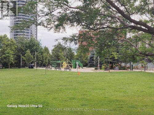 2920 - 275 Village Green Square, Toronto (Agincourt South-Malvern West), ON - Outdoor