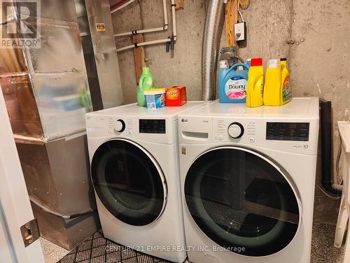 2487 Hill Rise Court, Oshawa (Windfields), ON - Indoor Photo Showing Laundry Room