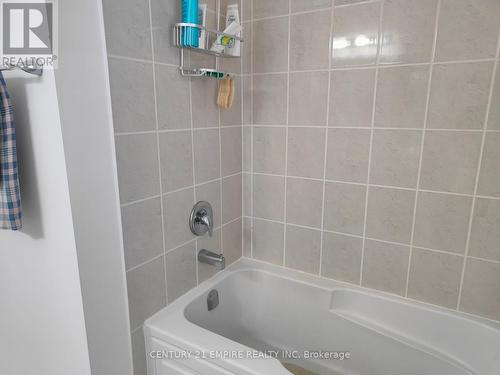 2487 Hill Rise Court, Oshawa (Windfields), ON - Indoor Photo Showing Bathroom