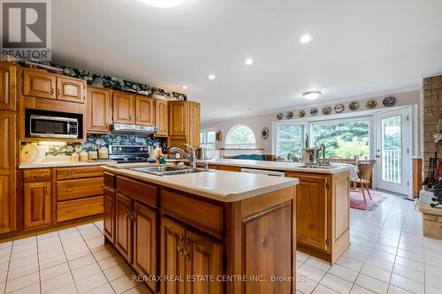 6952 Second Line, New Tecumseth, ON - Indoor Photo Showing Kitchen With Double Sink