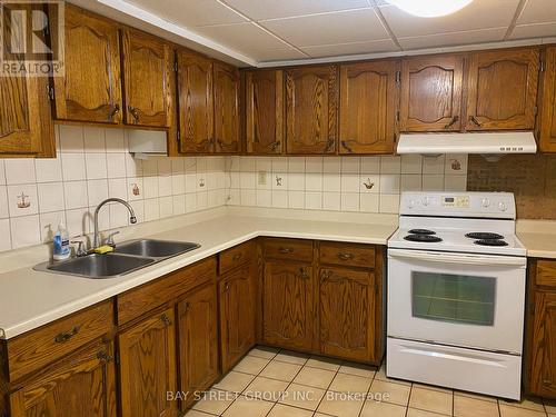 212 Risebrough Circuit N, Markham (Milliken Mills West), ON - Indoor Photo Showing Kitchen With Double Sink