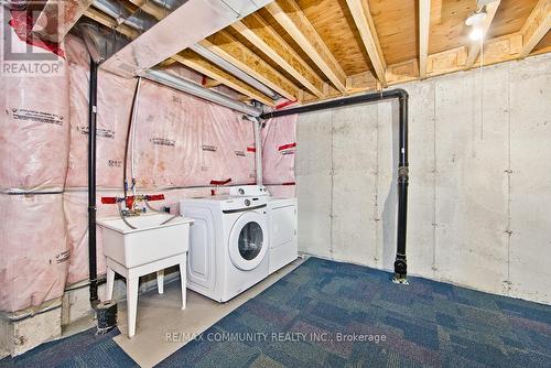 44 Hare Farm Gate, Whitchurch-Stouffville (Stouffville), ON - Indoor Photo Showing Laundry Room