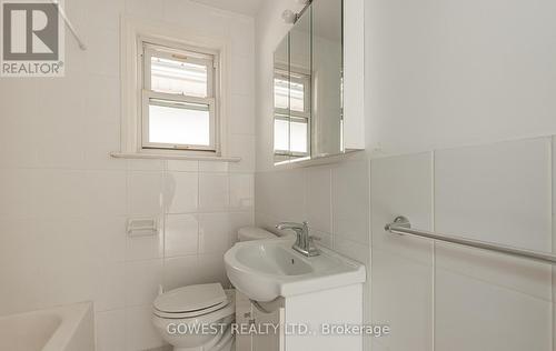 126 Barker Avenue, Toronto (Danforth Village-East York), ON - Indoor Photo Showing Bathroom