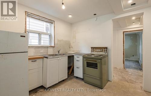 126 Barker Avenue, Toronto (Danforth Village-East York), ON - Indoor Photo Showing Kitchen