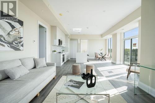 602 - 1316 Kingston Road, Toronto (Birchcliffe-Cliffside), ON - Indoor Photo Showing Living Room