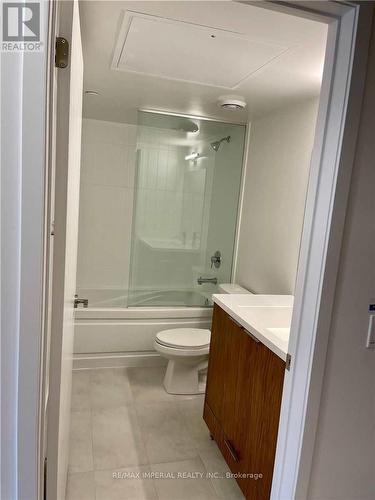 1512 - 60 Shuter Street, Toronto, ON - Indoor Photo Showing Bathroom