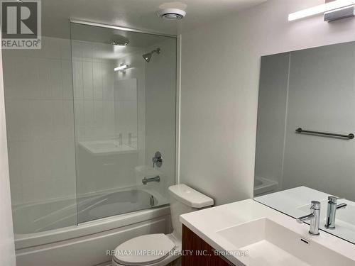 1512 - 60 Shuter Street, Toronto, ON - Indoor Photo Showing Bathroom