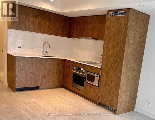 1512 - 60 Shuter Street, Toronto, ON - Indoor Photo Showing Kitchen