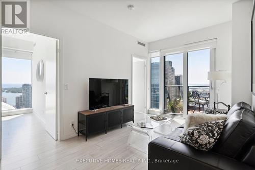 4102 - 55 Mercer Street, Toronto, ON - Indoor Photo Showing Living Room