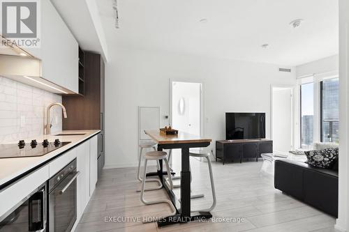 4102 - 55 Mercer Street, Toronto, ON - Indoor Photo Showing Kitchen