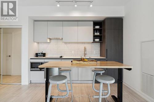 4102 - 55 Mercer Street, Toronto, ON - Indoor Photo Showing Kitchen With Upgraded Kitchen