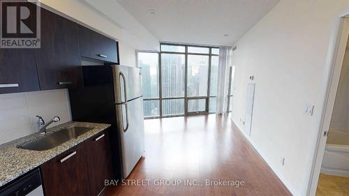 3409 - 832 Bay Street, Toronto, ON - Indoor Photo Showing Kitchen