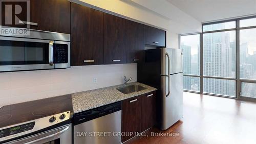 3409 - 832 Bay Street, Toronto, ON - Indoor Photo Showing Kitchen With Stainless Steel Kitchen