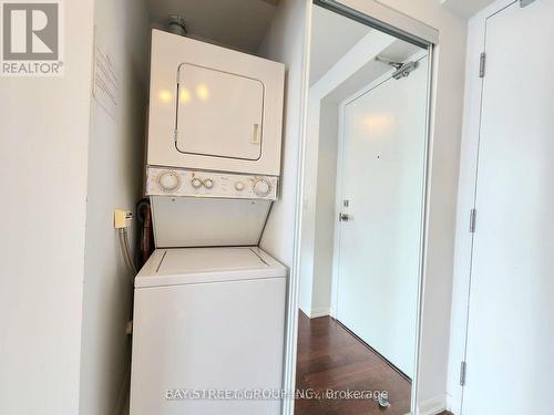 3409 - 832 Bay Street, Toronto, ON - Indoor Photo Showing Laundry Room