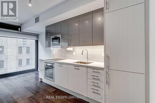 312 - 403 Church Street, Toronto, ON - Indoor Photo Showing Kitchen With Upgraded Kitchen