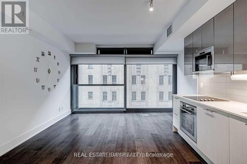 312 - 403 Church Street, Toronto, ON - Indoor Photo Showing Kitchen