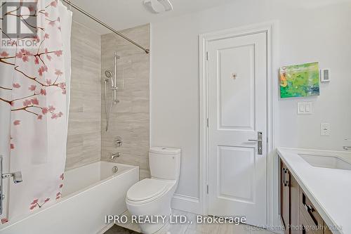 220 Burnett Avenue, Toronto (Lansing-Westgate), ON - Indoor Photo Showing Bathroom