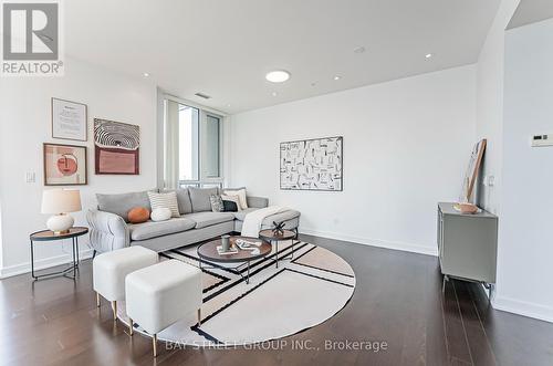 3105 - 199 Richmond Street W, Toronto, ON - Indoor Photo Showing Living Room