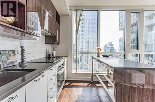 3105 - 199 Richmond Street W, Toronto, ON - Indoor Photo Showing Kitchen With Upgraded Kitchen