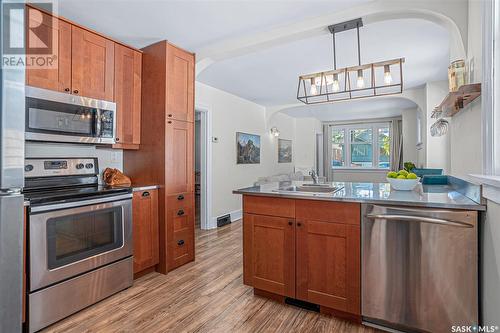 934 4Th Avenue N, Saskatoon, SK - Indoor Photo Showing Kitchen