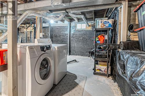 934 4Th Avenue N, Saskatoon, SK - Indoor Photo Showing Laundry Room