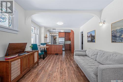 934 4Th Avenue N, Saskatoon, SK - Indoor Photo Showing Living Room