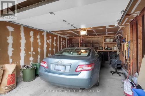 463 Everglade Crescent, London, ON - Indoor Photo Showing Garage