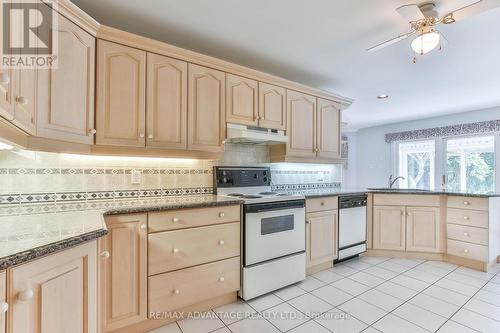 548 Rosecliffe Terrace, London, ON - Indoor Photo Showing Kitchen