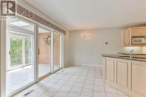 548 Rosecliffe Terrace, London, ON - Indoor Photo Showing Kitchen