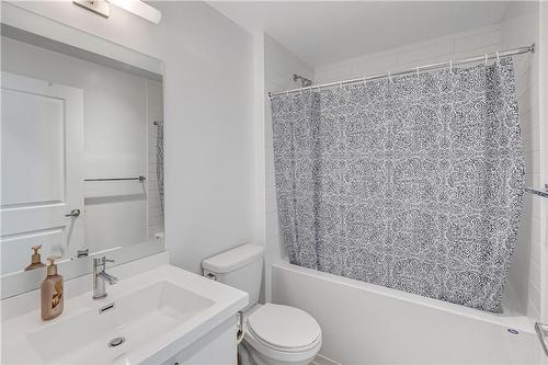 55 Speers Road|Unit #1106, Oakville, ON - Indoor Photo Showing Bathroom