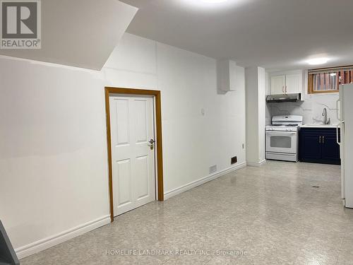 Main&Lo - 353 Darlington Court, Hamilton (Gilbert), ON - Indoor Photo Showing Kitchen