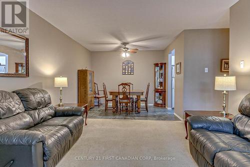 112 - 733 Deveron Crescent, London, ON - Indoor Photo Showing Living Room